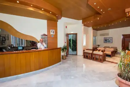 Daisy Apartments - 1
