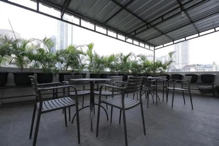 RedDoorz Plus near Plaza Indonesia - 12