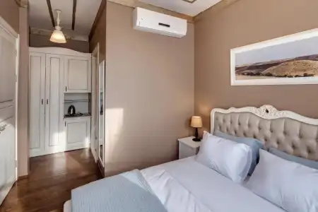 Loka Suites - 19