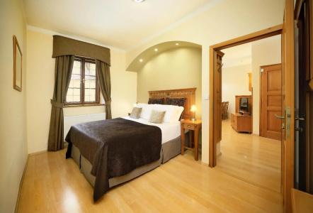 Castle View Apartments - 4