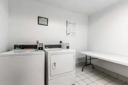 Quality Inn Memphis - 30