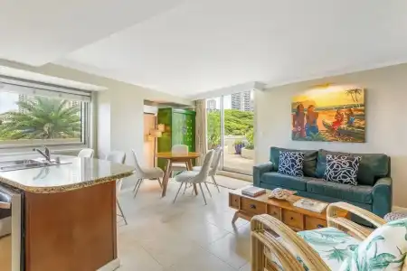Luana Waikiki & Suites - 136
