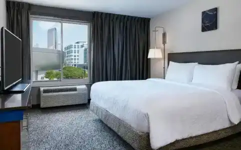 Hilton Garden Inn Charlotte Uptown - 51