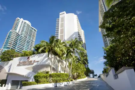 DoubleTree Resort & Spa by Hilton Ocean Point-N. Miami Beach - 0
