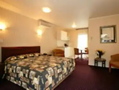 Cornwall Park Motor Inn - 25