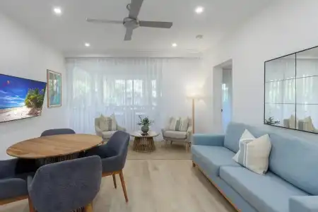 Mandalay Luxury Beachfront Apartments - 81