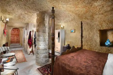 Romantic Cave - 81