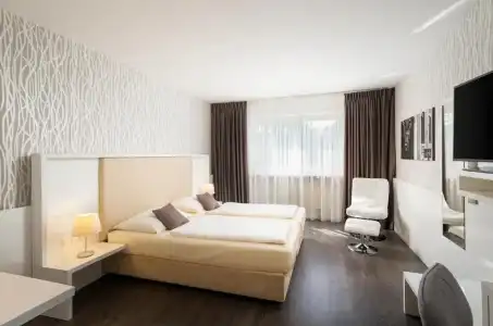 QU, Trademark Collection by Wyndham - 49