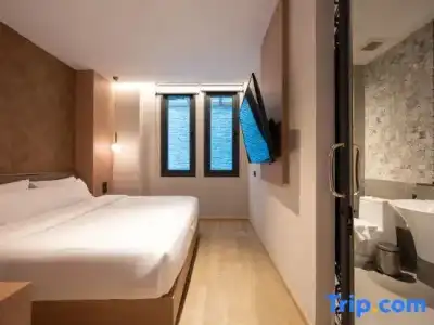 Shan Villas Sukhumvit - 413