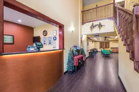 Econo Lodge Inn & Suites Little Rock SW - 9