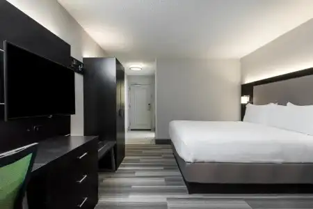 Holiday Inn Express & Suites Florence I-95 & I-20 Civic Ctr by IHG - 40