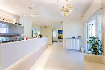 Clara - 1