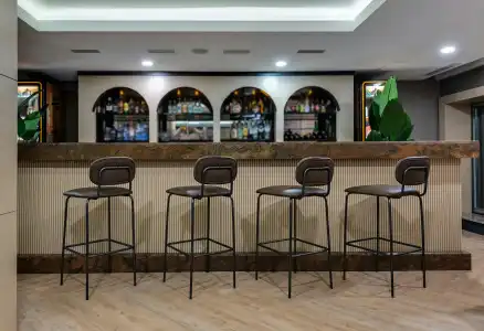 DoubleTree by Hilton Van - 23