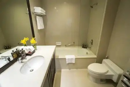 Bandara Silom Suites - 14