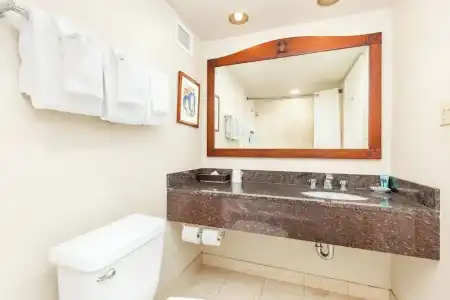 Luana Waikiki & Suites - 54