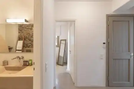 White Tinos Luxury Suites - 168