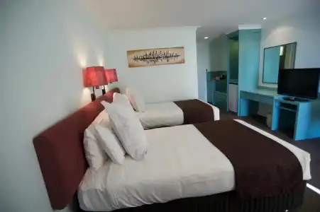 SureStay by Best Western The Clarence on Melville - 35