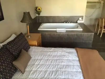 Candlelight Inn - 5