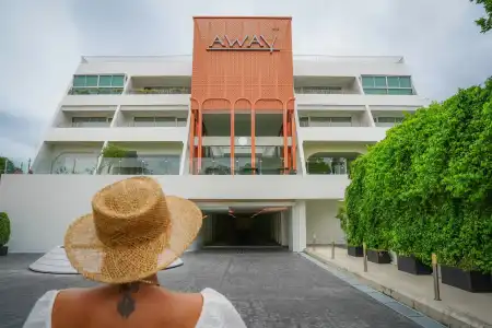 Away Bangkok Riverside Kene - 14