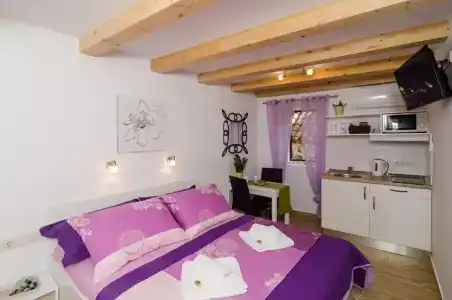 Lavender Garden Apartments - 17