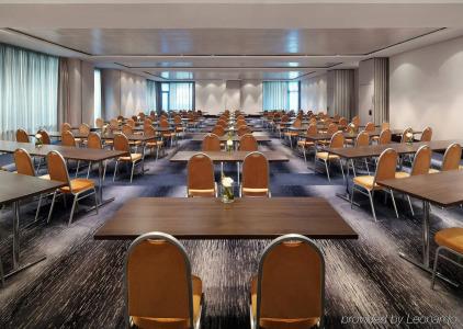 Sheraton Frankfurt Airport & Conference Center - 2
