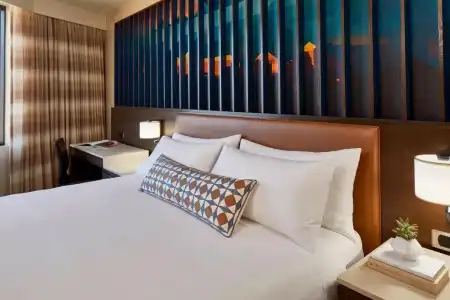 Renaissance Dallas - 41