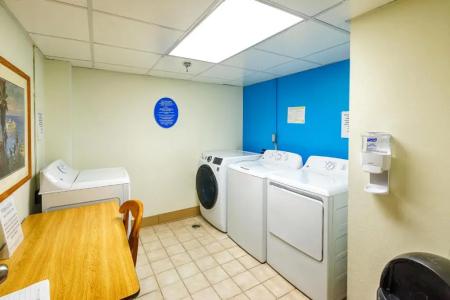 The Ocean Key Virginia Beach Resort - 5