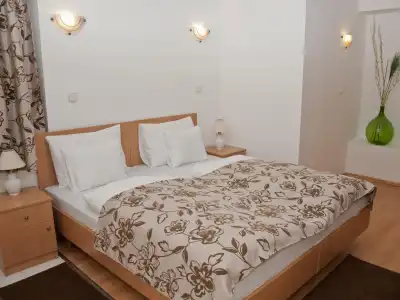 Esprit Budapest - 1