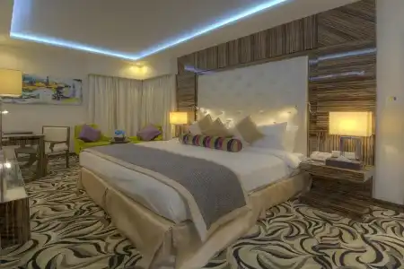 Orchid Vue - 17