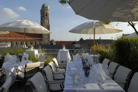 Bayerischer Hof - 21