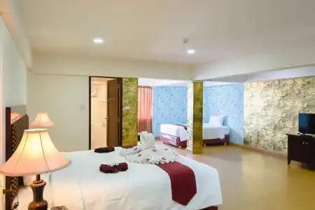 Pattaya Hiso - 52