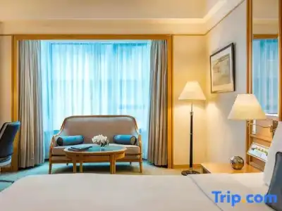 Renaissance Riverside Saigon - 52