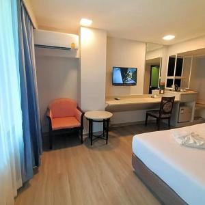 Mayflower Grande Suite - 19