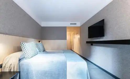 Raval House - 8