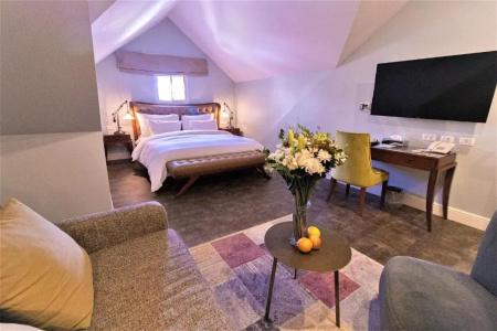 Carmella Boutique - Spa & Shelter Access - 57