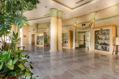 Hilton Alexandria Green Plaza - 1