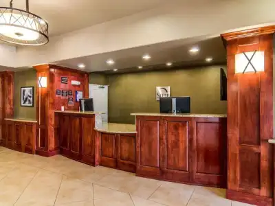 Sleep Inn & Suites Tyler South - 1