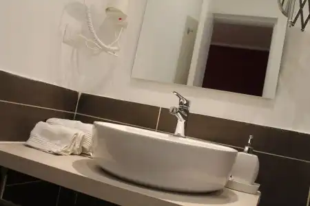 Le Coq Suites - 8