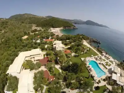 Mikros Paradisos  - 3