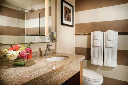 Staypineapple, Rose, Downtown Portland - 60
