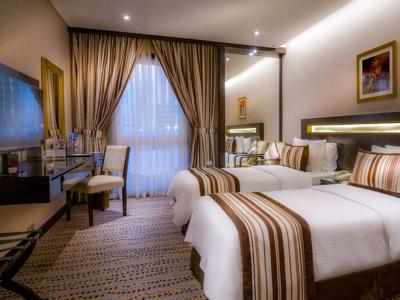 Golden Tulip - 48