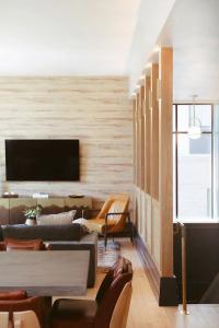 Clayton and Members Club - 74