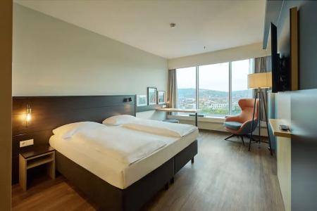Premier Inn Wurzburg - 76
