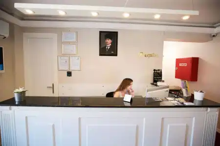 Menendi Otel - 11