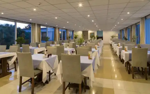 DoubleTree by Hilton Bodrum Marina Vista - 24