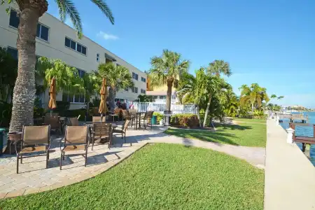 Westwinds Waterfront Resort - 10