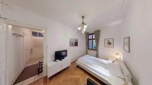 Unique Serviced Living at Airport Line - 49