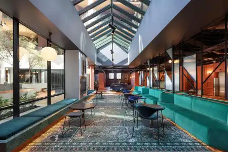 Amora Herencia Riverwalk Melbourne - 11