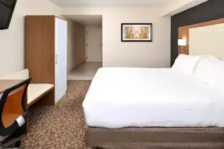 Holiday Inn Express & Suites Naples North - Bonita Springs by IHG - 16