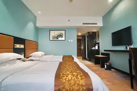 Skyline Plaza - 26